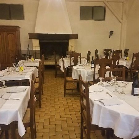 L'Auberge Des Voyageurs Menigoute Luaran gambar