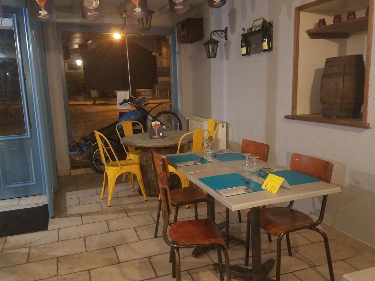 L'Auberge Des Voyageurs Menigoute Luaran gambar