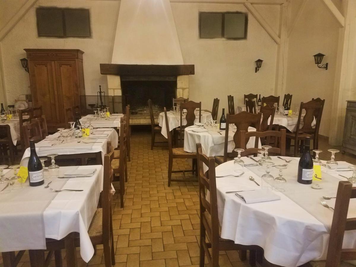 L'Auberge Des Voyageurs Menigoute Luaran gambar